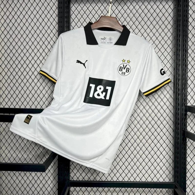 32 32
