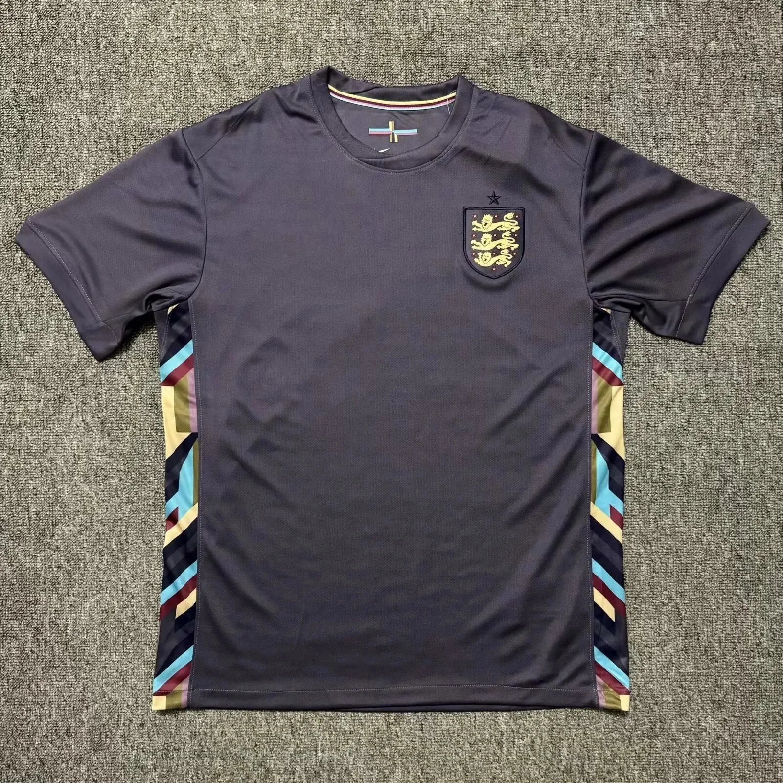 2425英格兰客场 2425英格兰客场