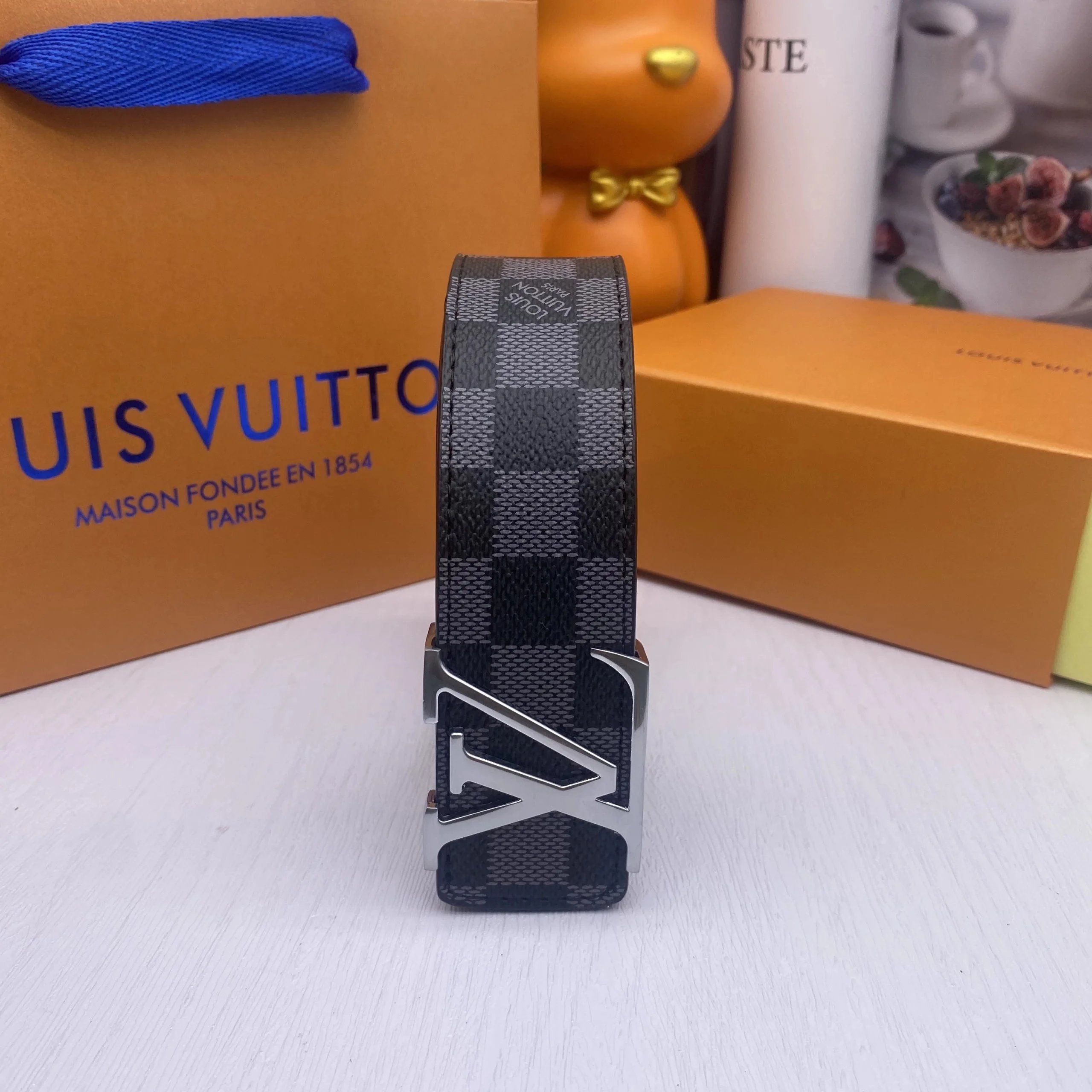 LV 27 LV 27