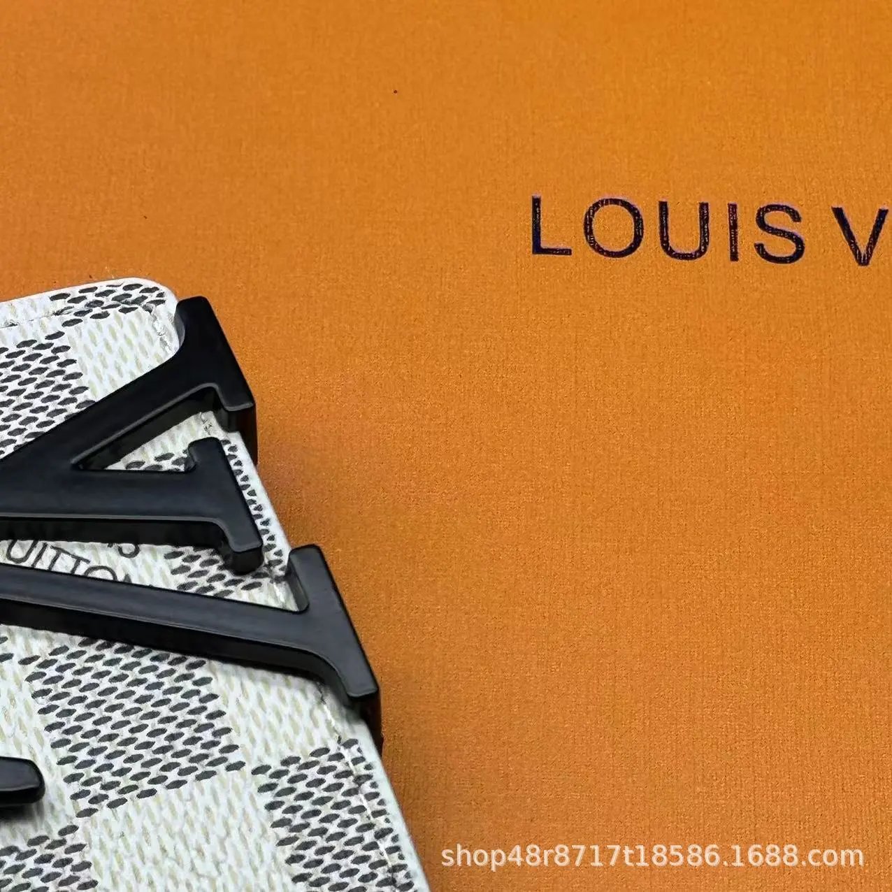 白格 黑扣 白格 黑扣