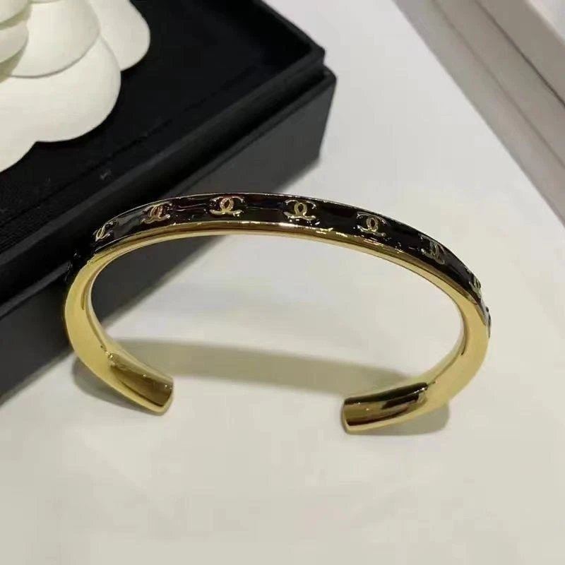 3 3