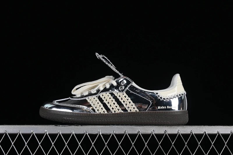 3 3