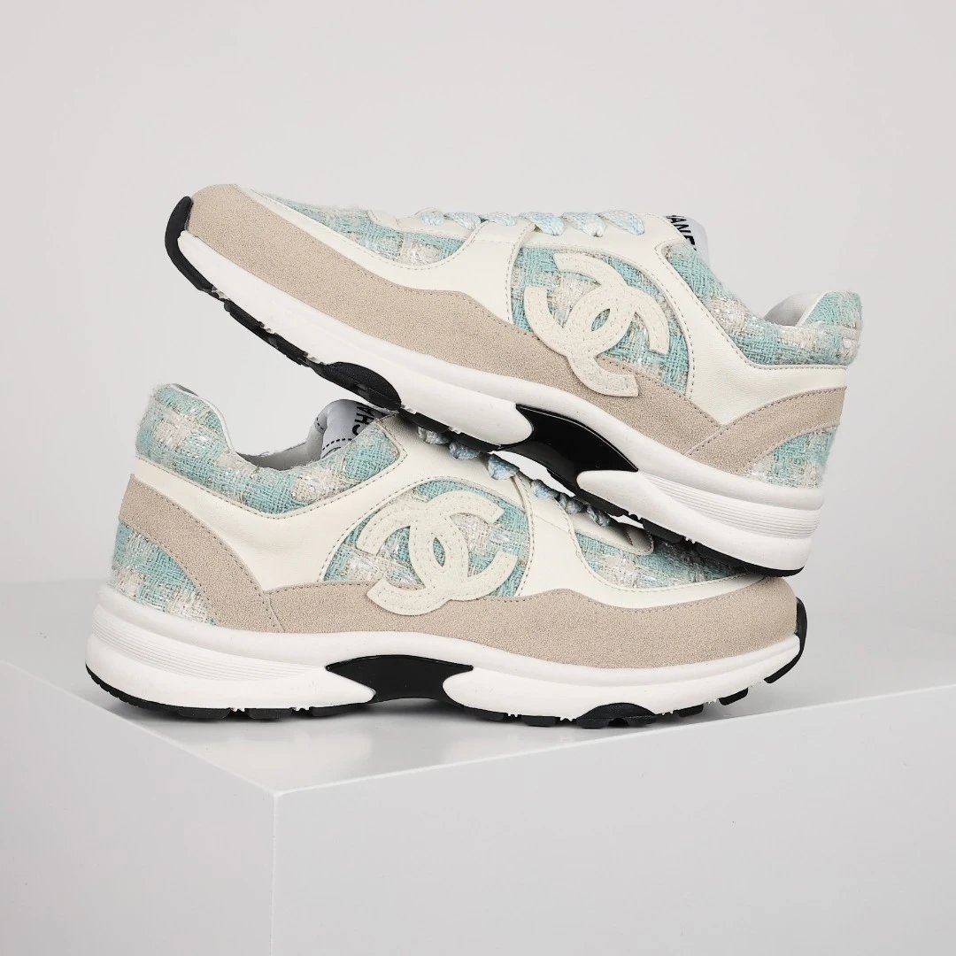 3 3