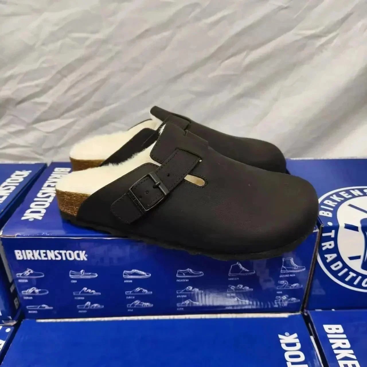 黑色皮面加绒 黑色皮面加绒