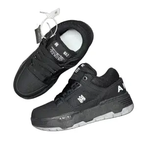 纯黑 纯黑