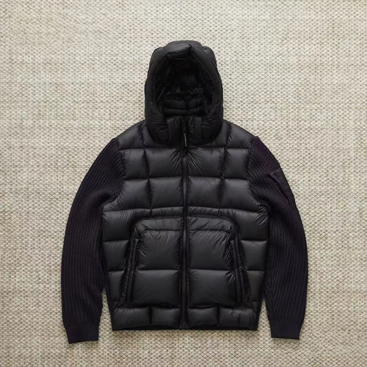 针织拼接羽绒服(90%白鸭绒)-黑色(预售 15天左右发货) 针织拼接羽绒服(90%白鸭绒)-黑色(预售 15天左右发货)