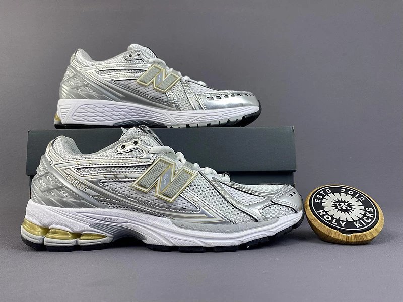 8 8