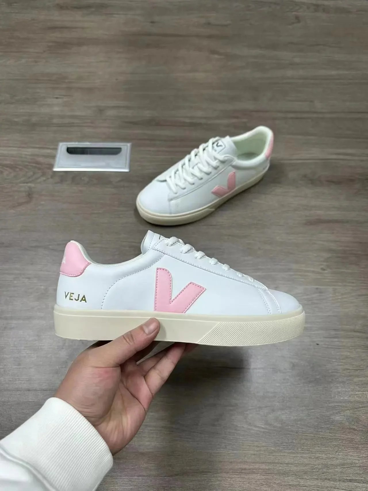 25 25