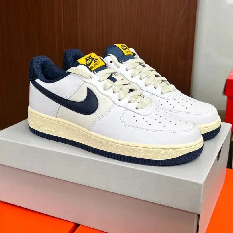 32 32