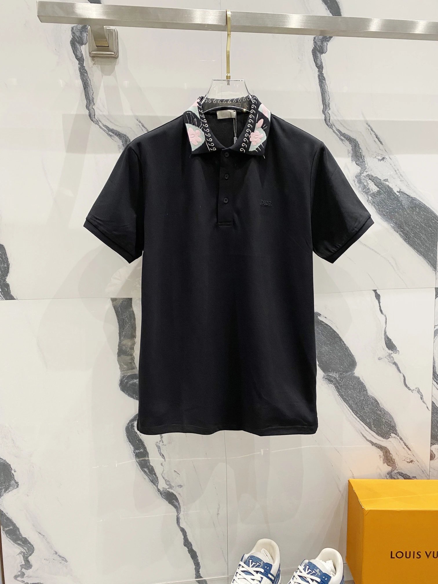 6 6