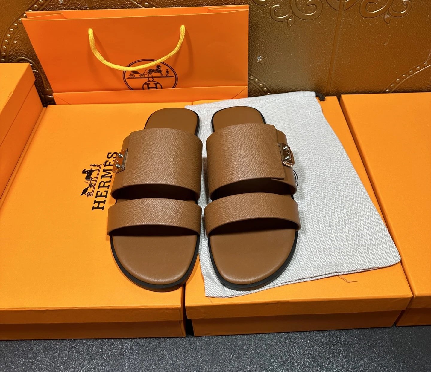 9 9