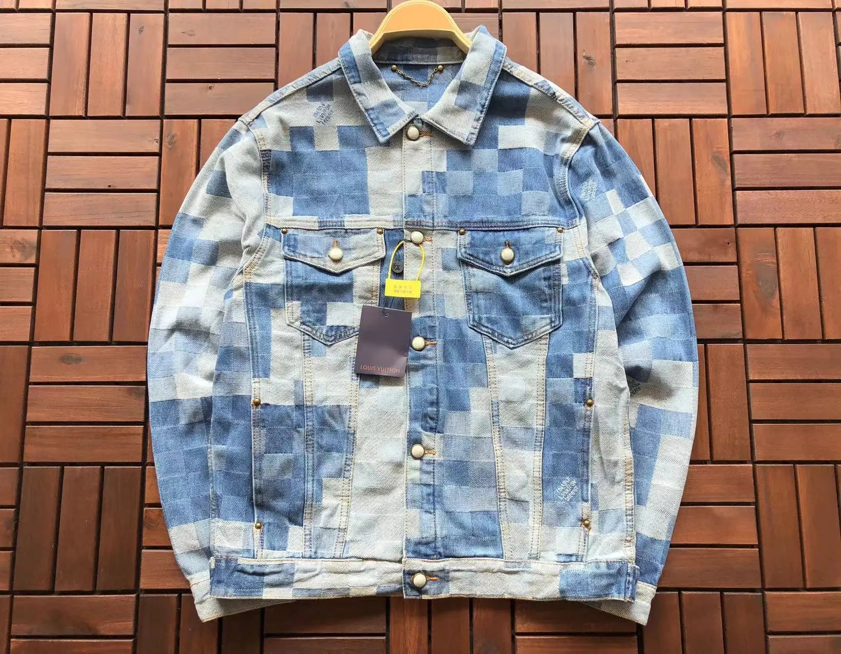 25 25