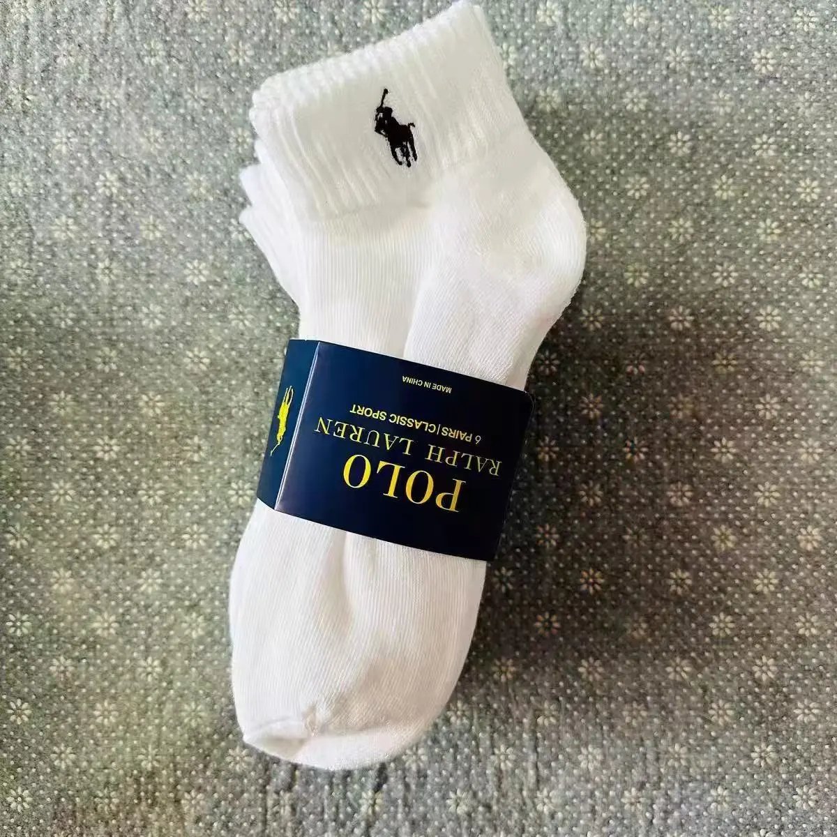 Six pairs of white mid-calf socks03 Six pairs of white mid-calf socks03
