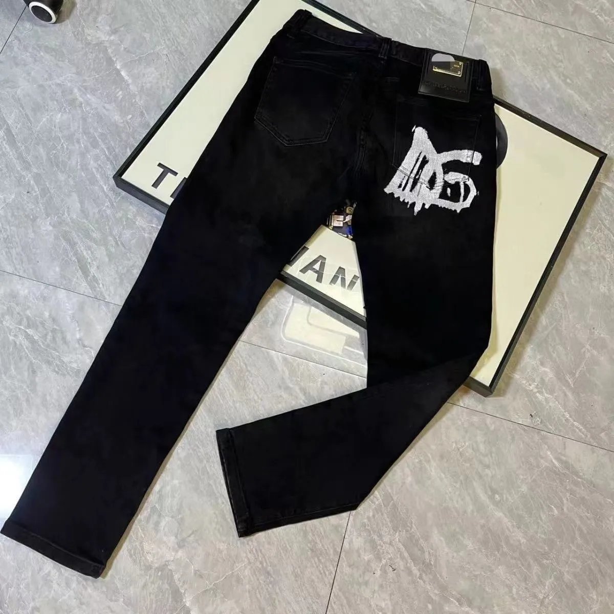 01 01