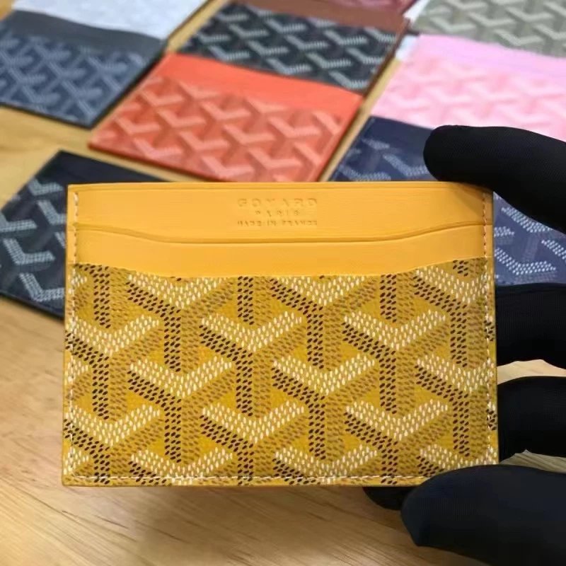 黄色