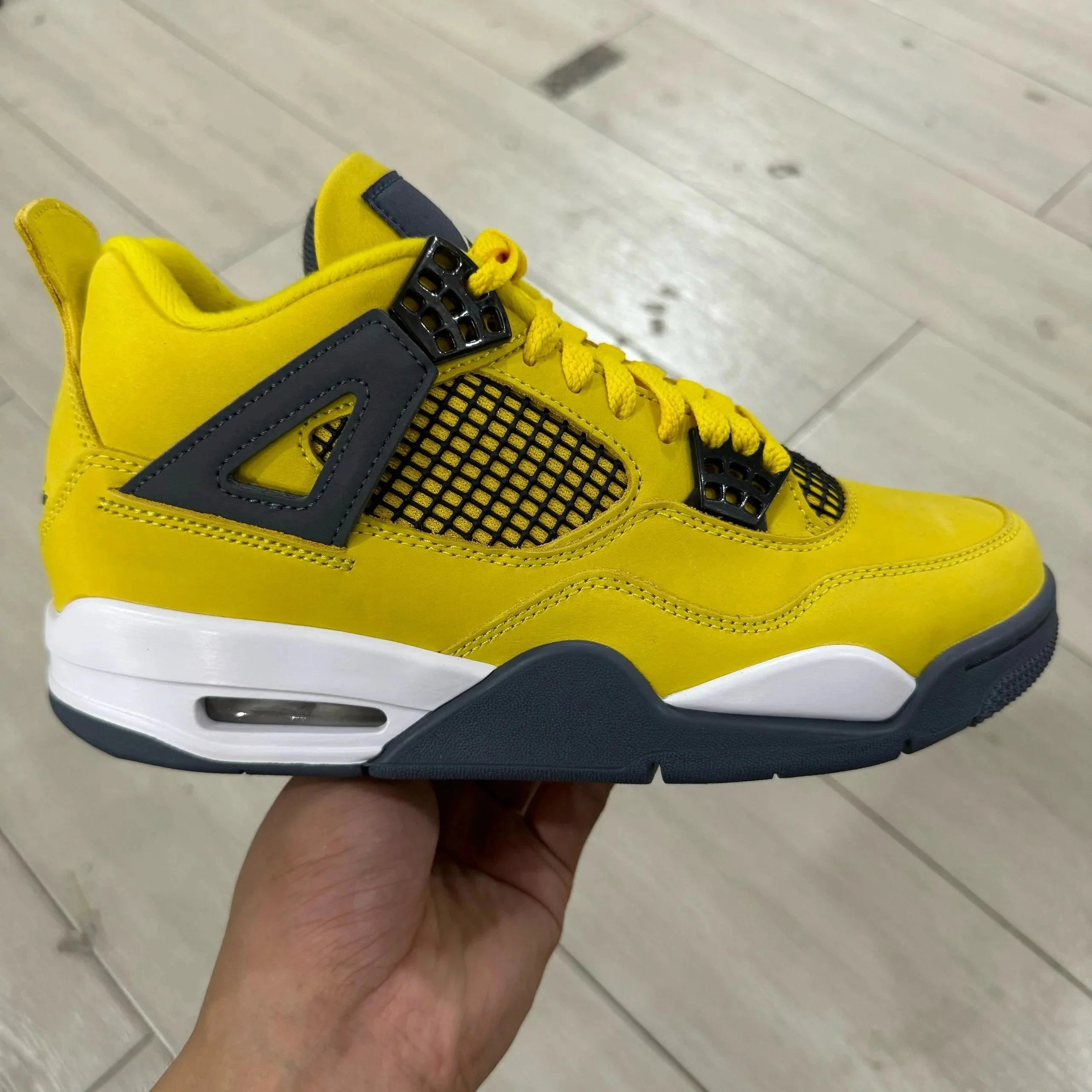 24黑黄电母