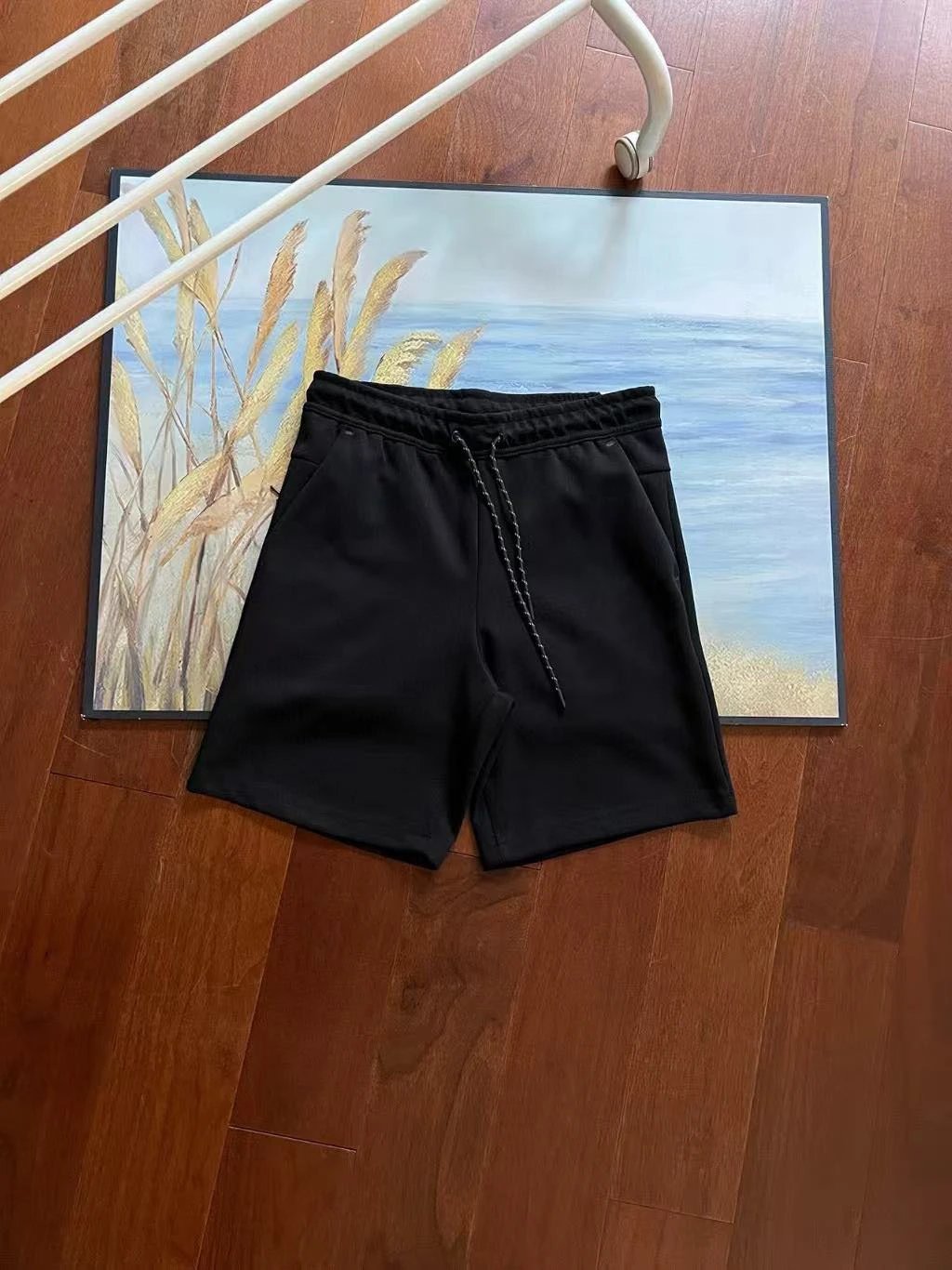 黑色