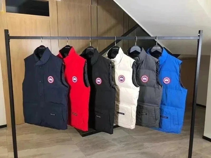 Canada Goose Sleeveless Down Vest Lightweight Insulated Vest Multicolor