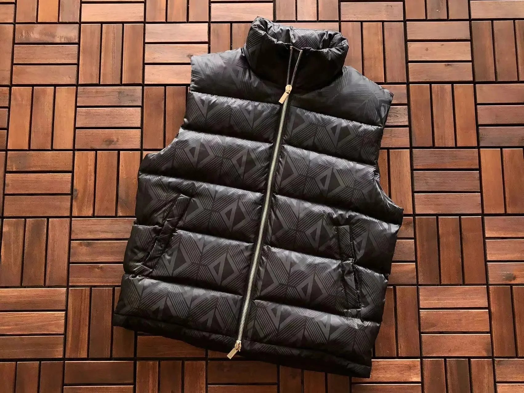 6 6