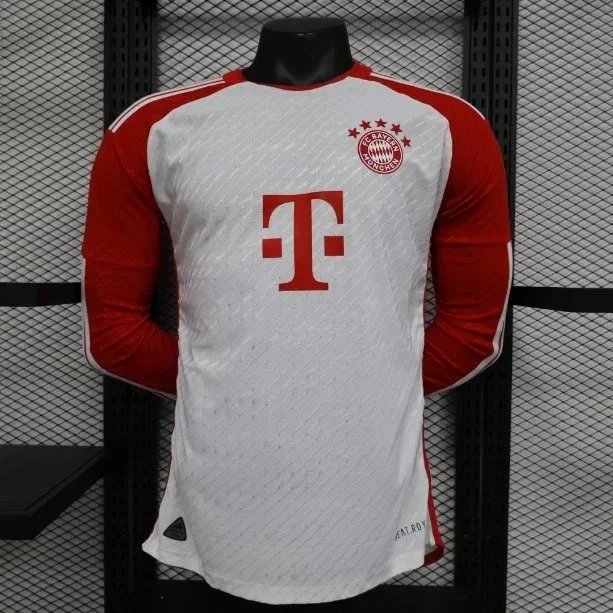 球员长袖拜仁白 球员长袖拜仁白
