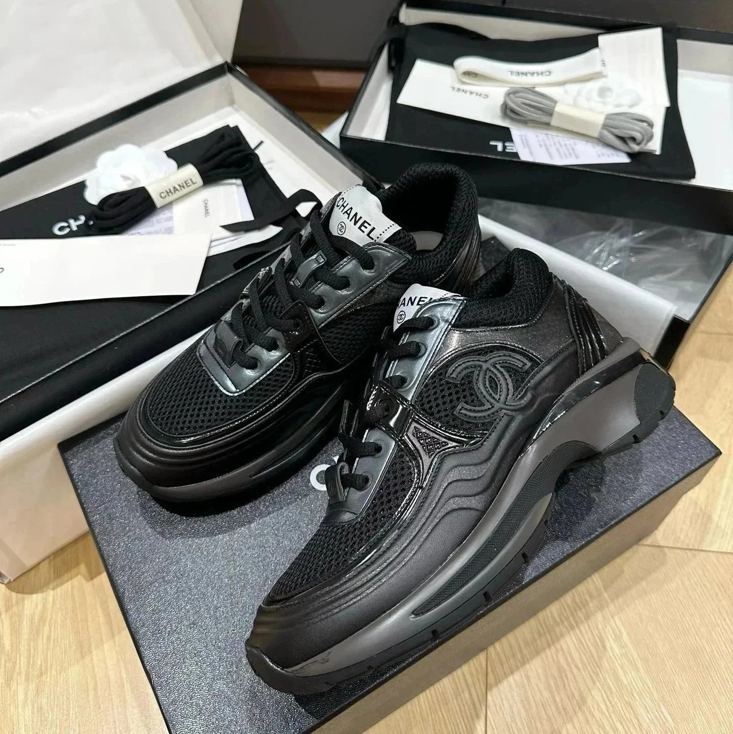 黑色 黑色