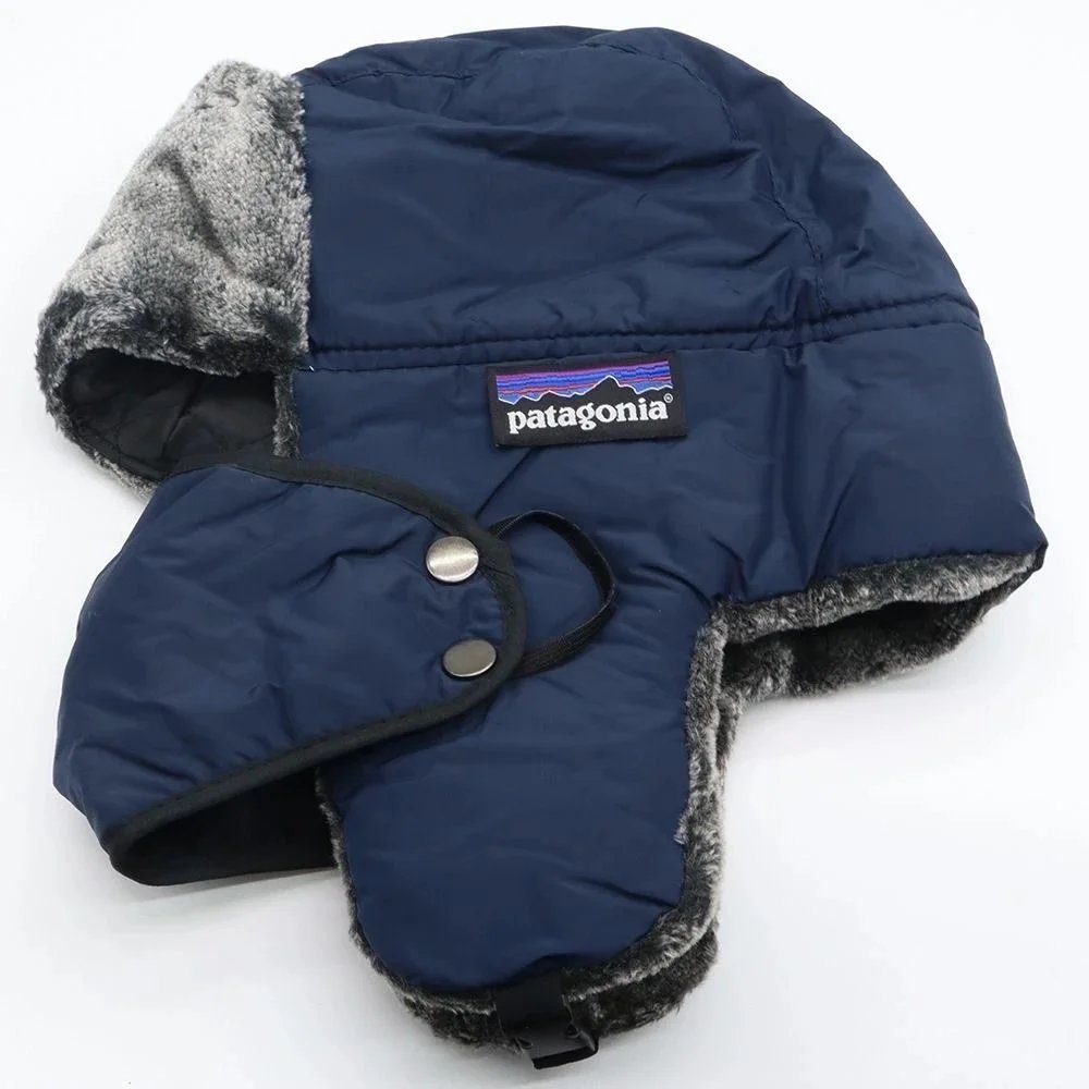 3 3