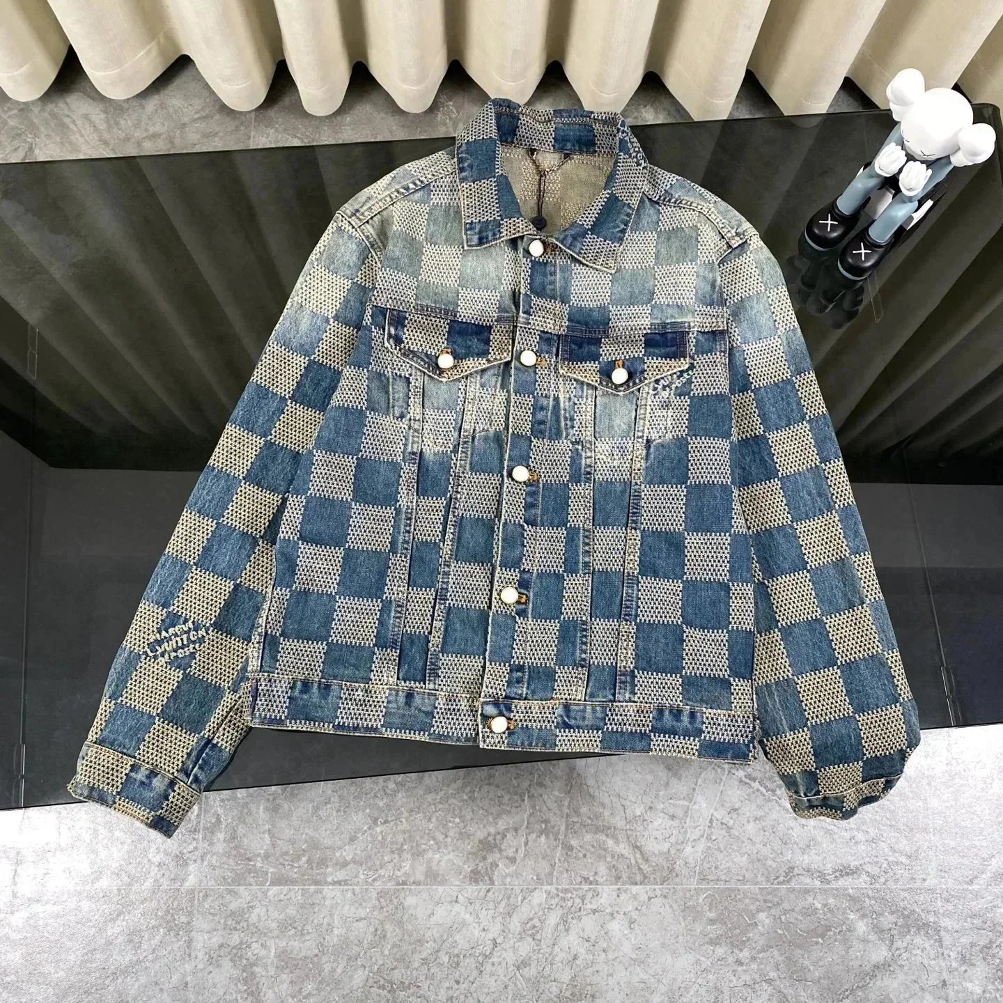 01 01