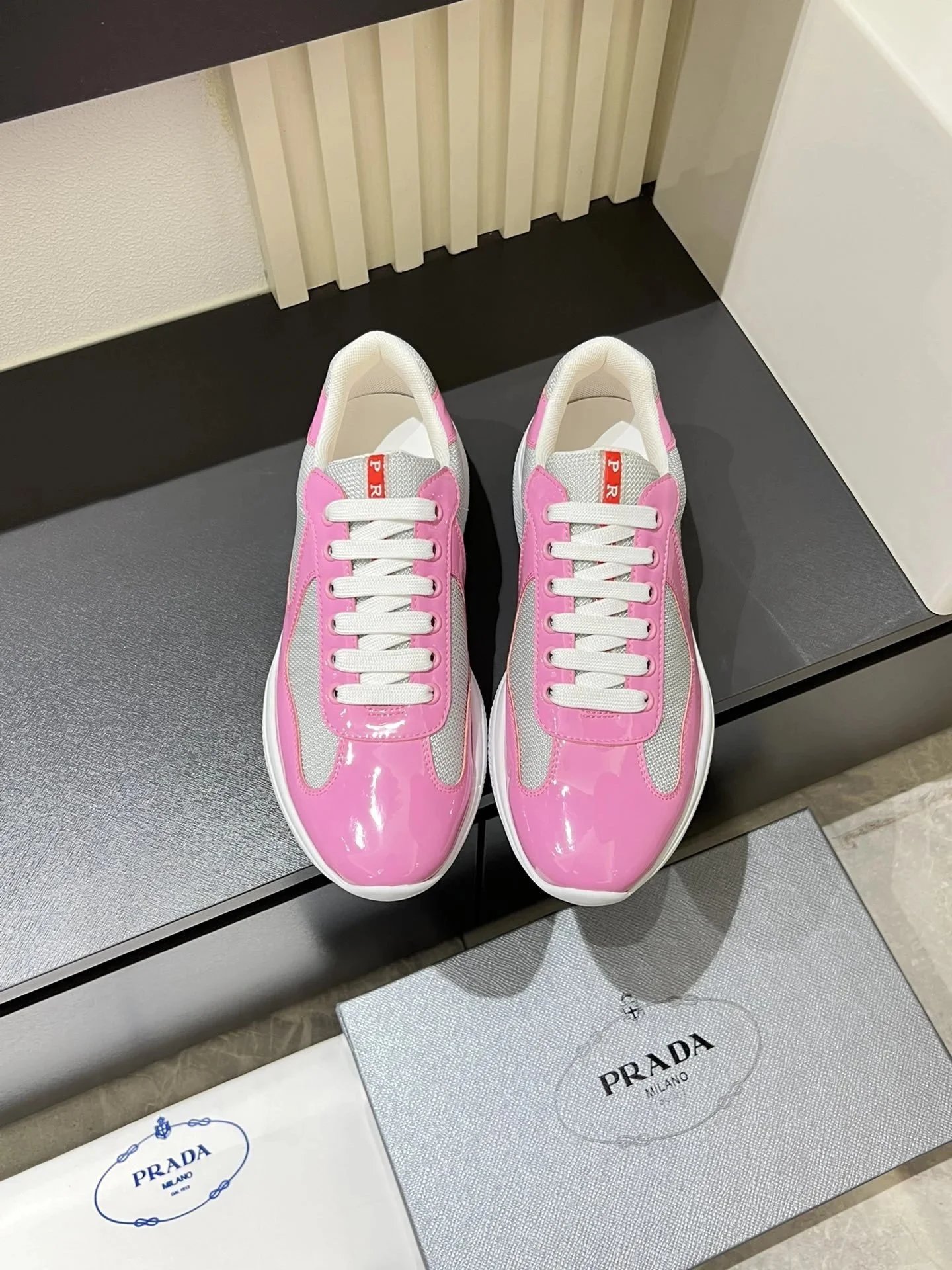18 18