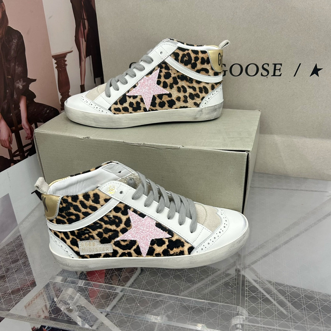 4 4