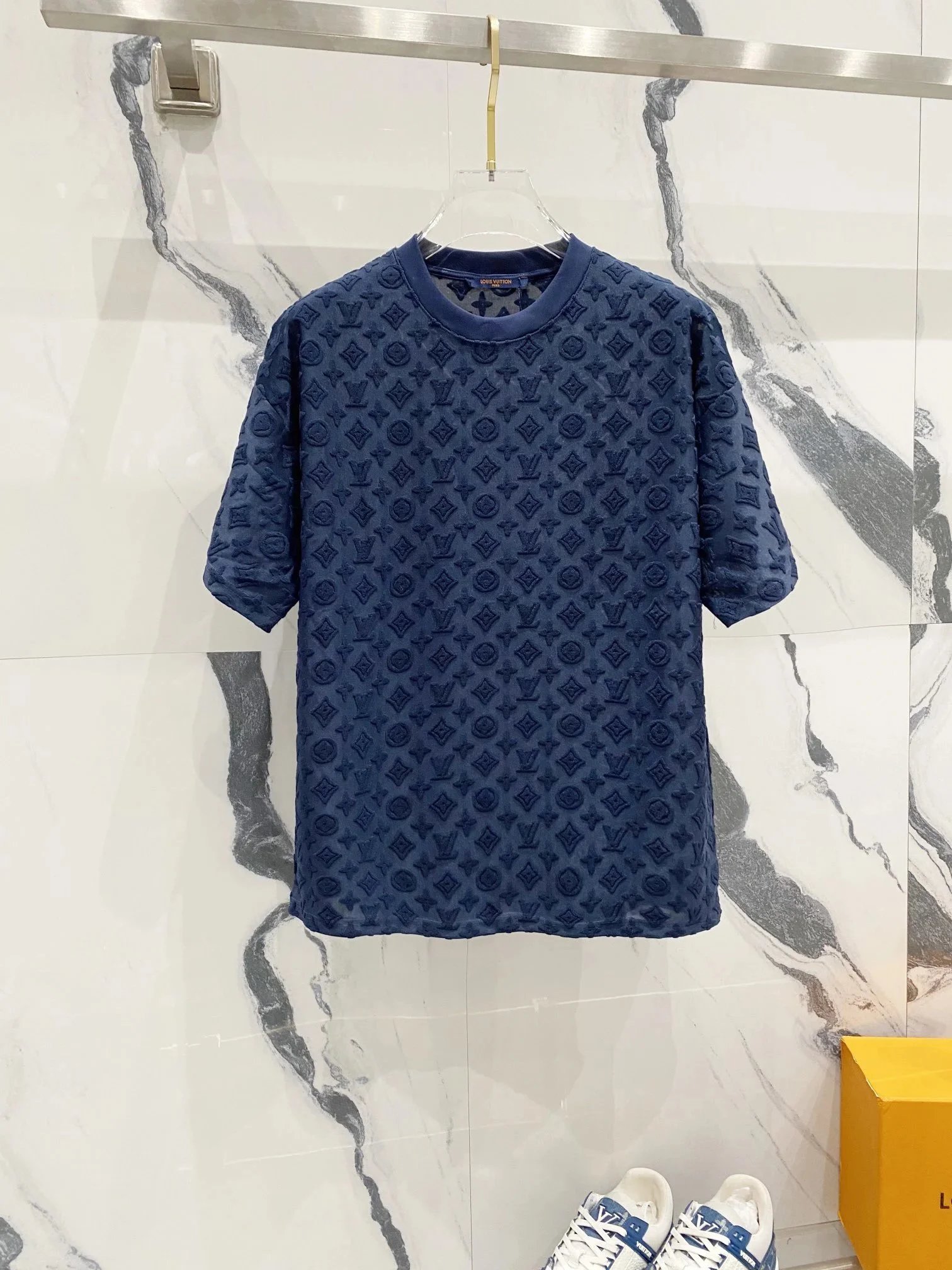 46 46
