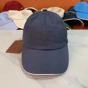 3 3