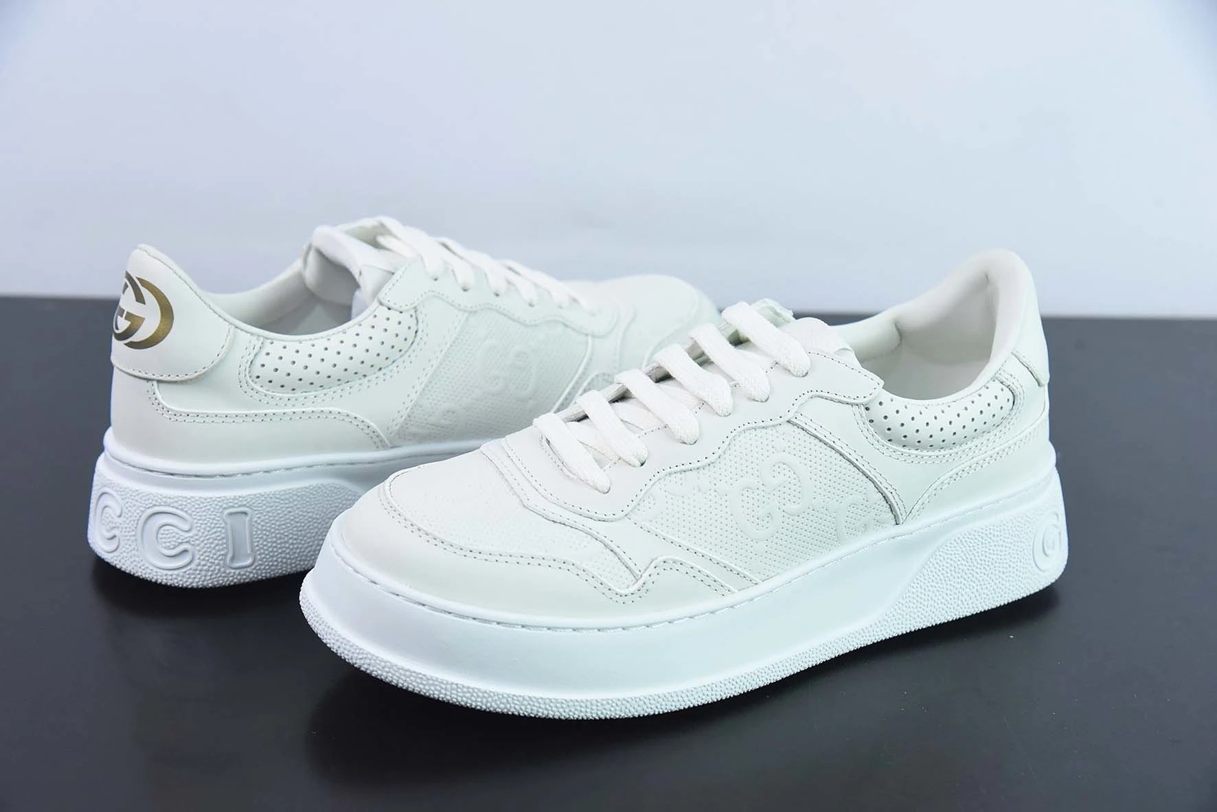 9 9