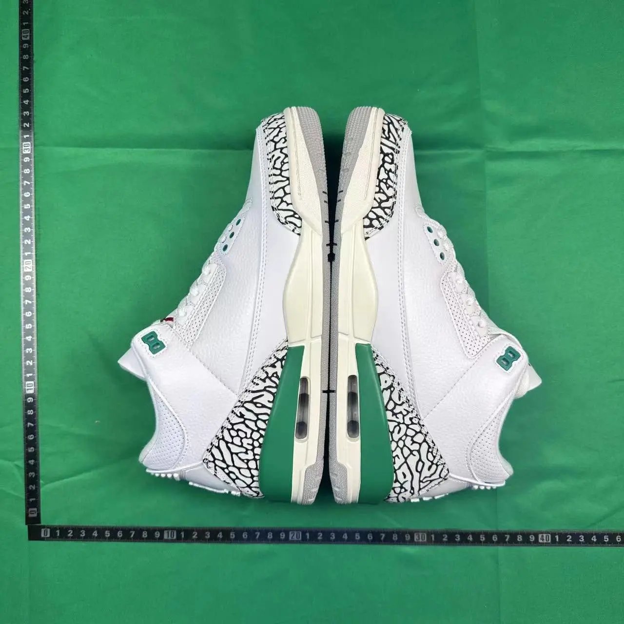 039 039