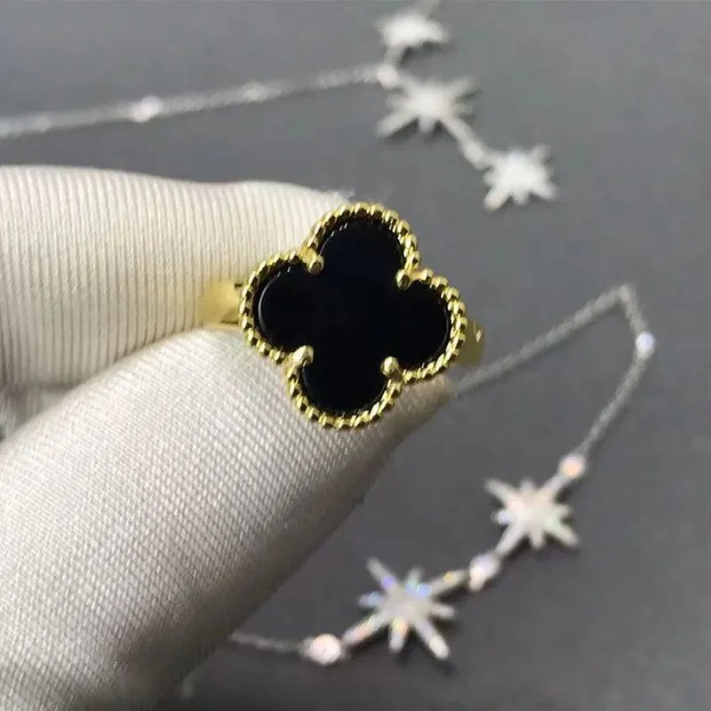 19V*a*n C*l*e* & A*r*p*e*l* 19V*a*n C*l*e* & A*r*p*e*l*