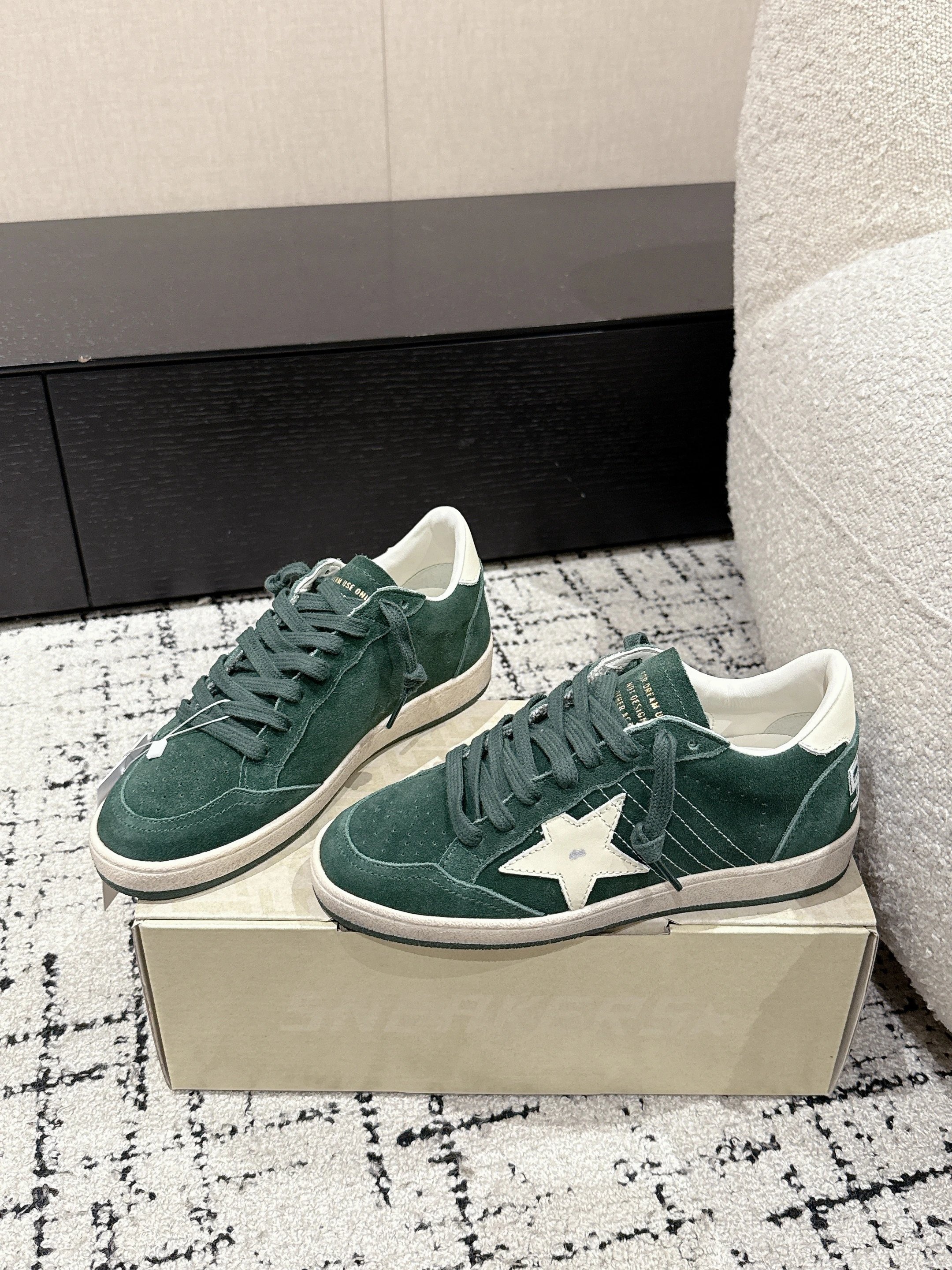 9 9