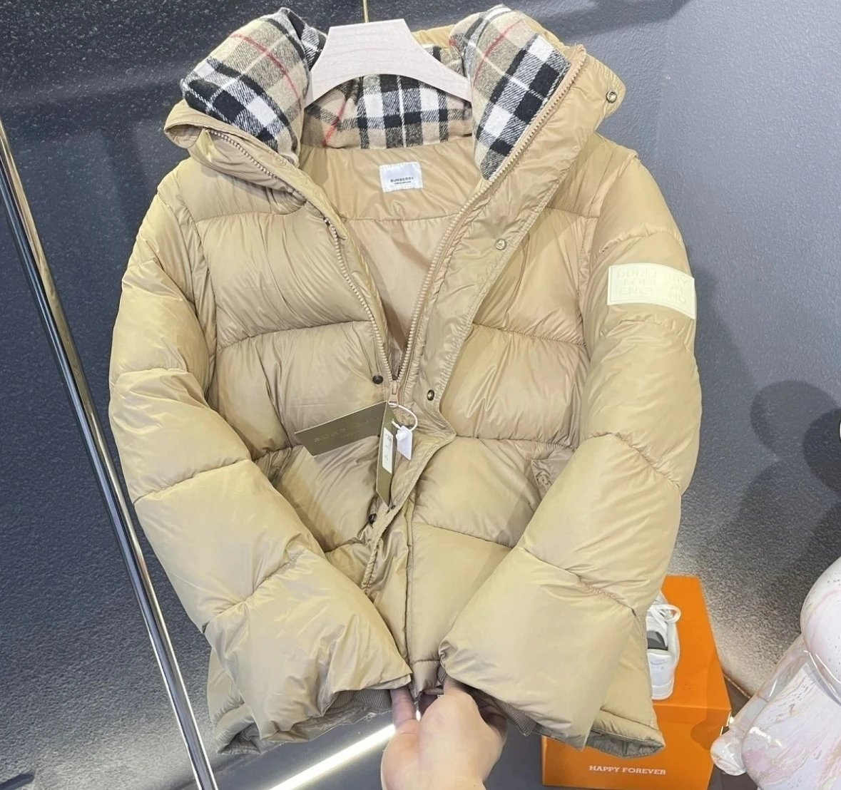 Burberry卡其色 Burberry卡其色