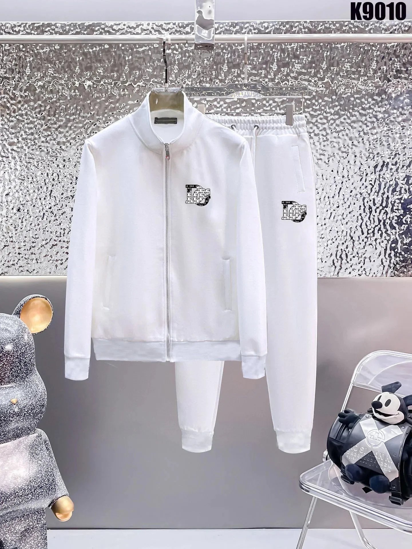 4 4